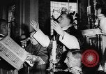 Standbild Papst Pius XII Besucht die alte Schule Rom Italien, 1957, aus Sekunde 39 historischem Filmmaterial Videoclip 65675070383