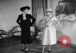 Standbild fashion show Rom Italien, 1957, aus Sekunde 26 historischem Filmmaterial Videoclip 65675070385