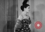 Standbild fashion show Rom Italien, 1957, aus Sekunde 38 historischem Filmmaterial Videoclip 65675070385