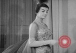 Standbild fashion show Rom Italien, 1957, aus Sekunde 41 historischem Filmmaterial Videoclip 65675070385