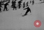 Standbild Ski Meisterschaft Kitzbühel Österreich, 1957, aus Sekunde 54 historischem Filmmaterial Videoclip 65675070386