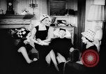Standbild britische Modelle Vereinigtes Königreich, 1957, aus Sekunde 6 historischem Filmmaterial Videoclip 65675070392