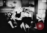 Standbild britische Modelle Vereinigtes Königreich, 1957, aus Sekunde 7 historischem Filmmaterial Videoclip 65675070392