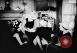 Standbild britische Modelle Vereinigtes Königreich, 1957, aus Sekunde 8 historischem Filmmaterial Videoclip 65675070392