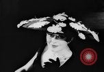 Standbild britische Modelle Vereinigtes Königreich, 1957, aus Sekunde 14 historischem Filmmaterial Videoclip 65675070392
