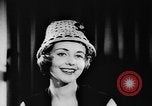 Standbild britische Modelle Vereinigtes Königreich, 1957, aus Sekunde 22 historischem Filmmaterial Videoclip 65675070392