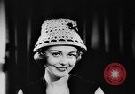 Standbild britische Modelle Vereinigtes Königreich, 1957, aus Sekunde 24 historischem Filmmaterial Videoclip 65675070392
