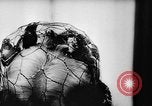 Standbild britische Modelle Vereinigtes Königreich, 1957, aus Sekunde 43 historischem Filmmaterial Videoclip 65675070392