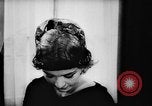 Standbild britische Modelle Vereinigtes Königreich, 1957, aus Sekunde 47 historischem Filmmaterial Videoclip 65675070392