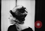 Standbild britische Modelle Vereinigtes Königreich, 1957, aus Sekunde 52 historischem Filmmaterial Videoclip 65675070392