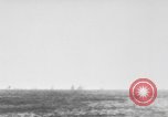 Standbild amerikanische Kriegsschiffe Pazifik, 1945, aus Sekunde 8 historischem Filmmaterial Videoclip 65675070405