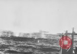 Standbild amerikanische Kriegsschiffe Pazifik, 1945, aus Sekunde 16 historischem Filmmaterial Videoclip 65675070405
