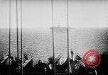 Standbild amerikanische Kriegsschiffe Pazifik, 1945, aus Sekunde 24 historischem Filmmaterial Videoclip 65675070405