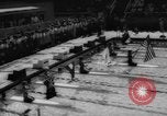 Immagine di Uomini campionato di nuoto California United States USA, 1961, secondo 10 filmato di repertorio 65675070431