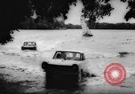 Image 'Amphicar amphibie automobiles Allemagne, 1962, de la seconde 62 séquences d'archives historiques vidéo 65675070436