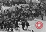 Standbild May Day Parade New York United States USA, 1931, aus Sekunde 10 historischem Filmmaterial Videoclip 65675070443