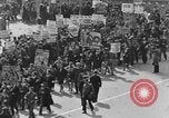 Standbild May Day Parade New York United States USA, 1931, aus Sekunde 11 historischem Filmmaterial Videoclip 65675070443