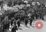 Standbild May Day Parade New York United States USA, 1931, aus Sekunde 13 historischem Filmmaterial Videoclip 65675070443