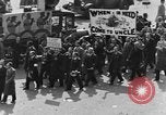 Standbild May Day Parade New York United States USA, 1931, aus Sekunde 15 historischem Filmmaterial Videoclip 65675070443