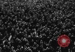 Standbild May Day Parade New York United States USA, 1931, aus Sekunde 62 historischem Filmmaterial Videoclip 65675070443