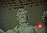 Standbild Capitol Gebäude und das Memorial in Washington DC United States USA, 1963, aus Sekunde 9 historischem Filmmaterial Videoclip 65675070451