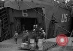 Immagine di Sbarco Nave cisterna Teatro europeo, 1944, secondo 3 filmato di repertorio 65675070457