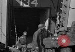 Immagine di Sbarco Nave cisterna Regno Unito, 1944, secondo 47 filmato di repertorio 65675070458