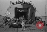 Immagine di Sbarco Nave cisterna Regno Unito, 1944, secondo 52 filmato di repertorio 65675070458