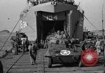 Immagine di Sbarco Nave cisterna Regno Unito, 1944, secondo 61 filmato di repertorio 65675070458