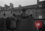 Standbild 101st Airborne Division Carentan Frankreich, 1944, aus Sekunde 18 historischem Filmmaterial Videoclip 65675070461