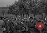Image Des prisonniers allemands Braunau am Inn Autriche, 1945, de la seconde 8 séquences d'archives historiques vidéo 65675070466