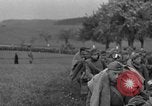 Image Des prisonniers allemands Braunau am Inn Autriche, 1945, de la seconde 42 séquences d'archives historiques vidéo 65675070466