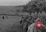 Image Des prisonniers allemands Braunau am Inn Autriche, 1945, de la seconde 43 séquences d'archives historiques vidéo 65675070466