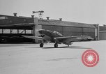 Standbild neue Curtiss P-40 Flugzeuge Buffalo New York  United States USA, 1942, aus Sekunde 30 historischem Filmmaterial Videoclip 65675070472