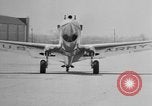 Standbild neue Curtiss P-40 Flugzeuge Buffalo New York  United States USA, 1942, aus Sekunde 39 historischem Filmmaterial Videoclip 65675070472