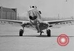 Standbild neue Curtiss P-40 Flugzeuge Buffalo New York  United States USA, 1942, aus Sekunde 41 historischem Filmmaterial Videoclip 65675070472