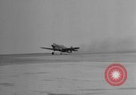 Standbild neue Curtiss P-40 Flugzeuge Buffalo New York  United States USA, 1942, aus Sekunde 48 historischem Filmmaterial Videoclip 65675070472