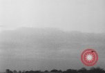 Image P-40 Tomahawk avions champ buzz Buffalo New York  United States USA, 1942, de la seconde 7 séquences d'archives historiques vidéo 65675070476