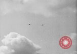 Image P-40 Tomahawk avions champ buzz Buffalo New York  United States USA, 1942, de la seconde 11 séquences d'archives historiques vidéo 65675070476