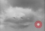 Image P-40 Tomahawk avions champ buzz Buffalo New York  United States USA, 1942, de la seconde 19 séquences d'archives historiques vidéo 65675070476
