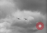 Image P-40 Tomahawk avions champ buzz Buffalo New York  United States USA, 1942, de la seconde 20 séquences d'archives historiques vidéo 65675070476