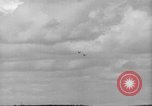 Image P-40 Tomahawk avions champ buzz Buffalo New York  United States USA, 1942, de la seconde 38 séquences d'archives historiques vidéo 65675070476
