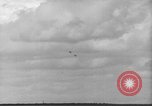 Image P-40 Tomahawk avions champ buzz Buffalo New York  United States USA, 1942, de la seconde 39 séquences d'archives historiques vidéo 65675070476