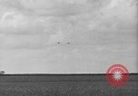 Image P-40 Tomahawk avions champ buzz Buffalo New York  United States USA, 1942, de la seconde 49 séquences d'archives historiques vidéo 65675070476