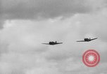 Image P-40 Tomahawk avions champ buzz Buffalo New York  United States USA, 1942, de la seconde 59 séquences d'archives historiques vidéo 65675070476