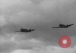 Image P-40 Tomahawk avions champ buzz Buffalo New York  United States USA, 1942, de la seconde 60 séquences d'archives historiques vidéo 65675070476