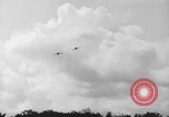 Image P-40 Tomahawk avions champ buzz Buffalo New York  United States USA, 1942, de la seconde 62 séquences d'archives historiques vidéo 65675070476