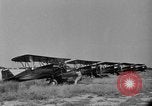 Standbild Konserven und Einfrieren von Lebensmitteln in den 1940er Jahren auf Seabrook Farms New Jersey United States USA, 1946, aus Sekunde 21 historischem Filmmaterial Videoclip 65675070532