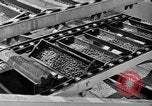 Standbild Konserven und Einfrieren von Lebensmitteln in den 1940er Jahren auf Seabrook Farms New Jersey United States USA, 1946, aus Sekunde 62 historischem Filmmaterial Videoclip 65675070532
