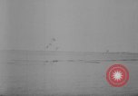 Immagine di Atterraggio biplanare Oceano Pacifico, 1928, secondo 15 filmato di repertorio 65675070545